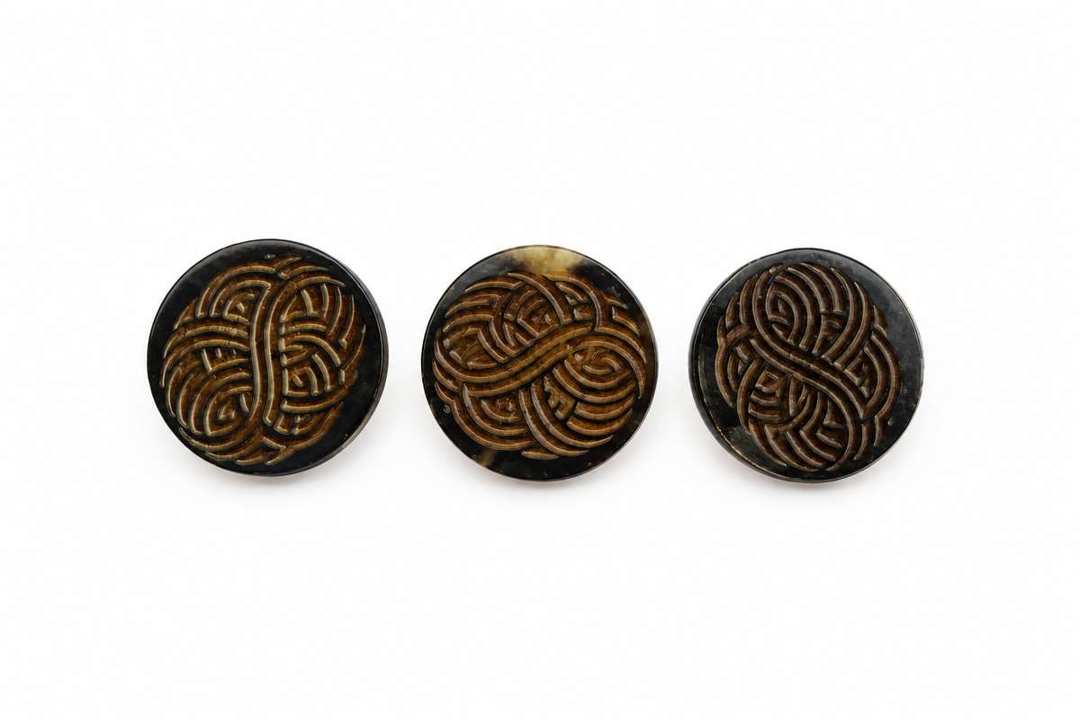 INTERLACE | Signature Natural Button Collection